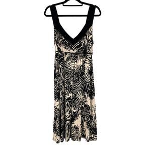 Target Liz Lange Maternity Cream Black Palm Tropical Leaf V Neck Stretch Dress